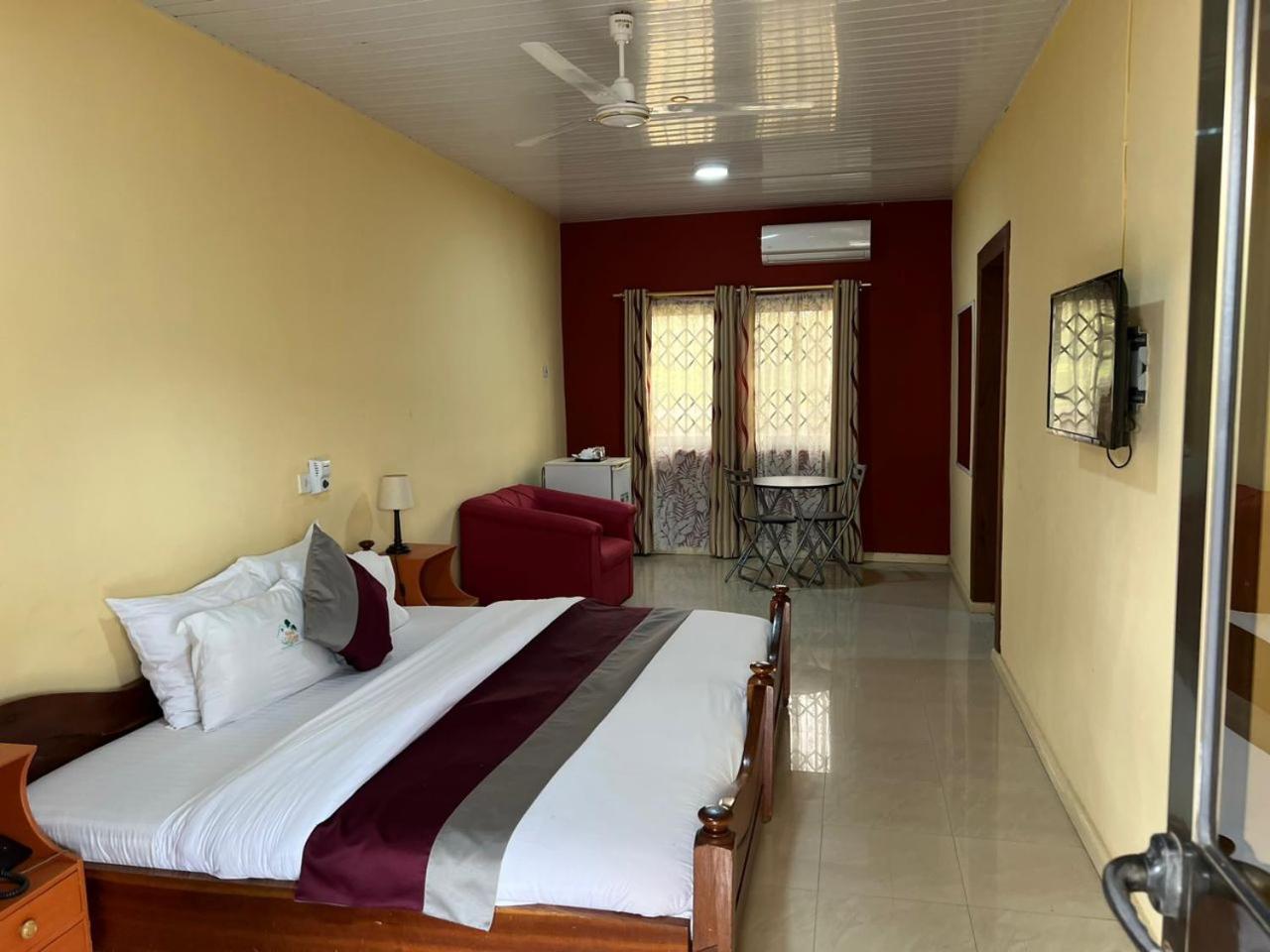 Hans Cottage Botel Cape Coast Exterior foto